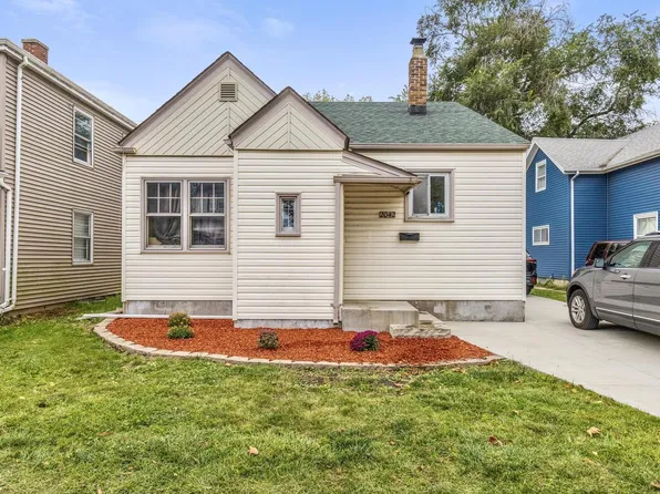 2042 Hickory Grove AVENUE, Racine, WI 53403