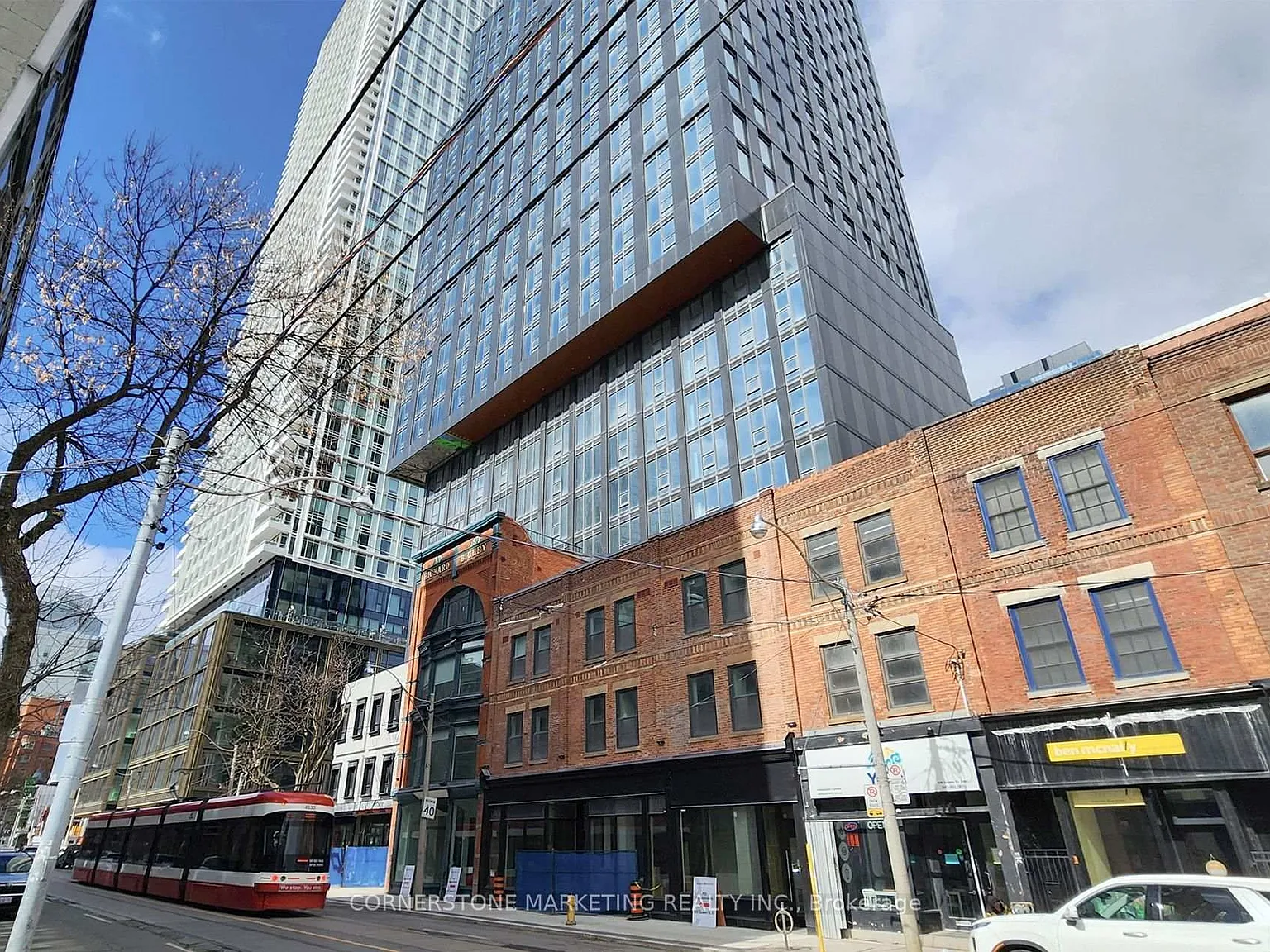 100 Queen (Queen Central) — Photo 2