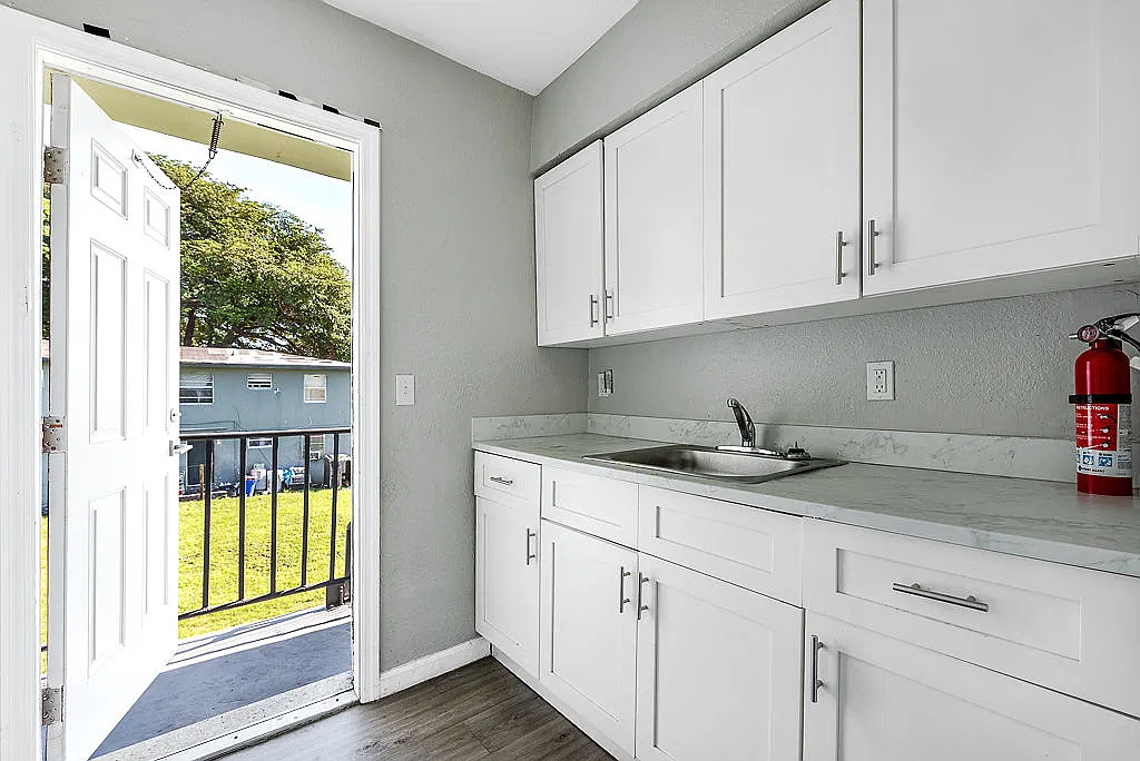 612 SW 6th St - Unit 3 - Unit 3 — Photo 1