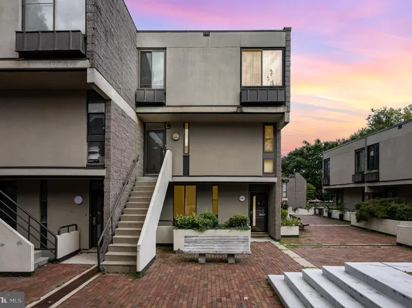 2224 Foxbane Sq, Baltimore, MD 21209
