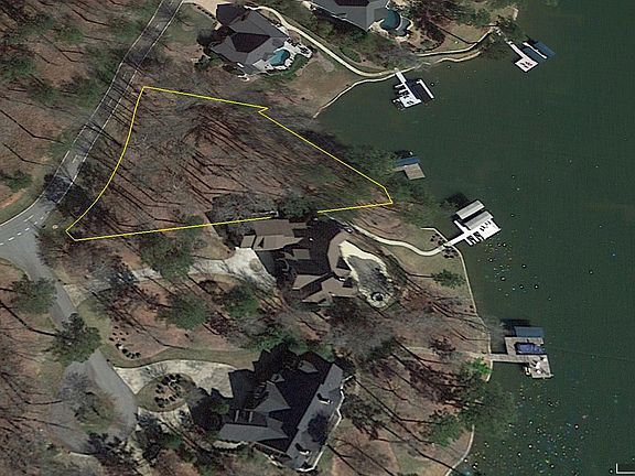 2nd image of 1521 Lighthouse Cir