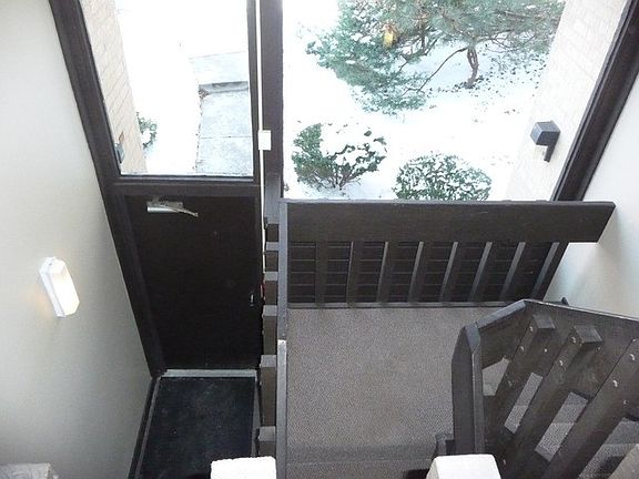 3rd image of 6163 Knollwood Dr #104