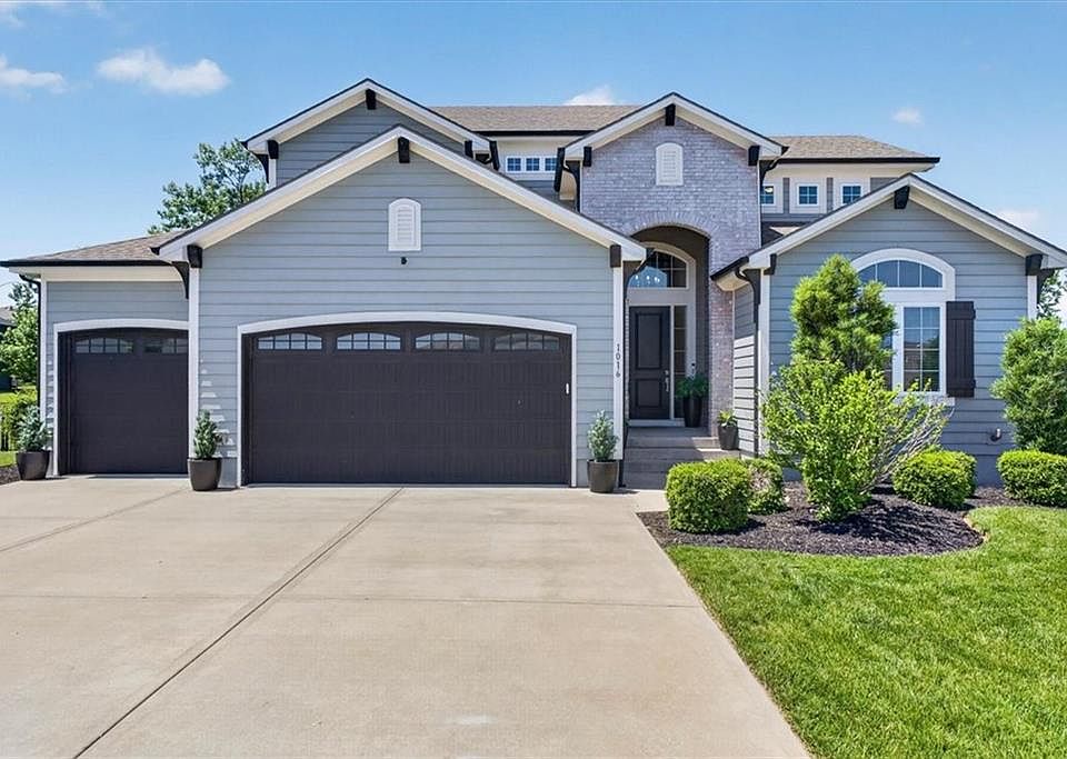 1st image of 1016 Bridgeshire Dr