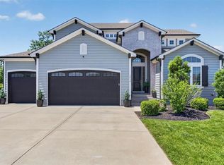 1016 Bridgeshire Dr, Raymore, MO 64083