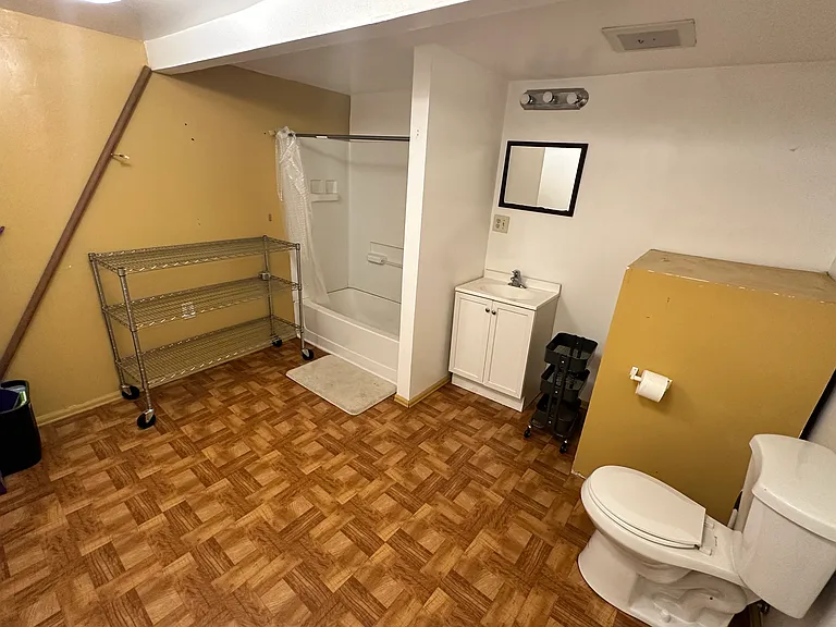 324 E Uintah St — Photo 16