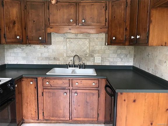 4th image of 5260 Green Valley Dr
