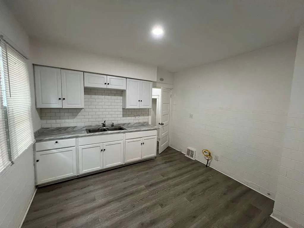 10314 Adams Avenue, Unit A (Downstairs) — Photo 4