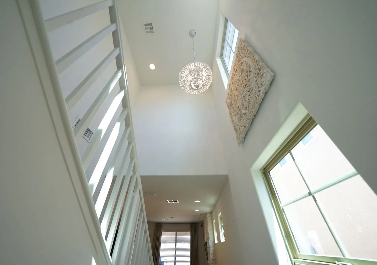 Showings Available Now — Photo 4