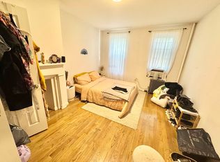 182 Meserole St APT 2R, Brooklyn, NY 11206