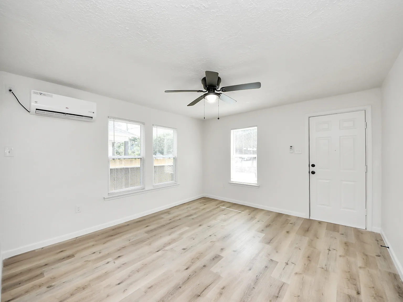 1 bed, 555 sqft, $1,000 — Photo 4