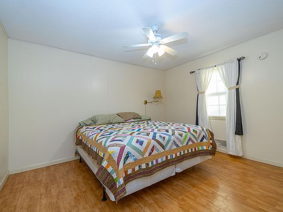 2nd image of 606 Oriole Dr