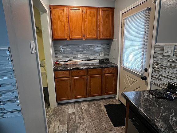5th image of 924 Sunnyside Ave