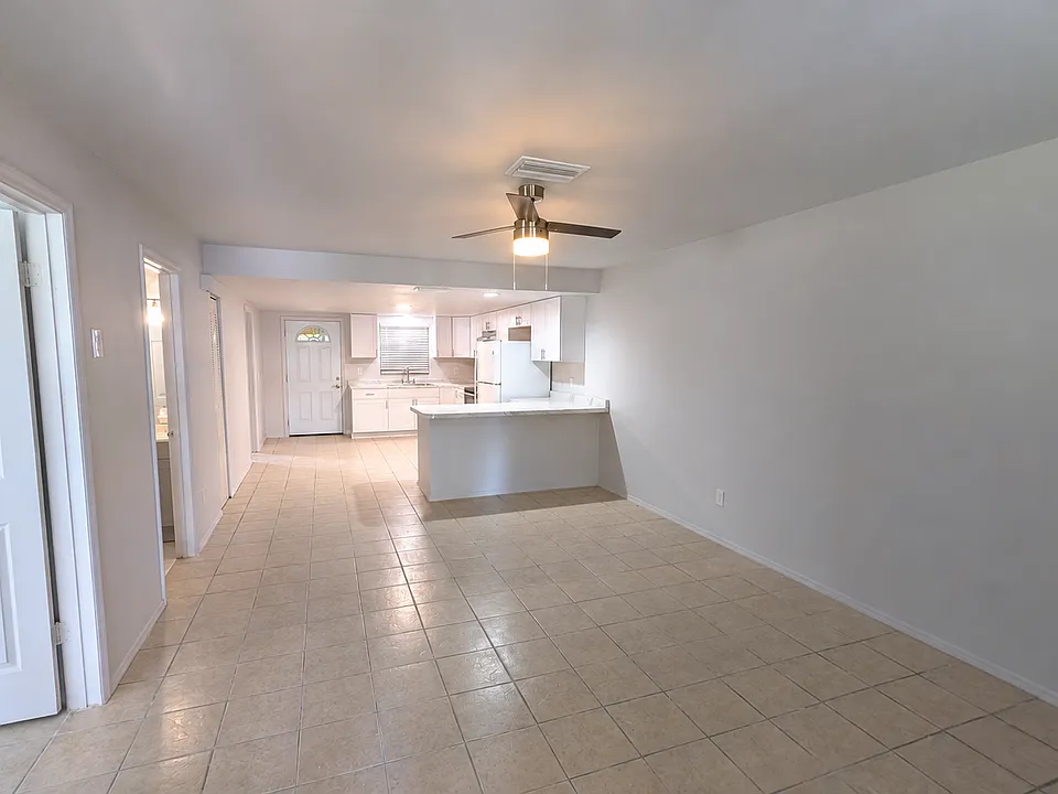 4533 19th Street Cir W