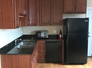 3439 W Belle Plaine Ave APT 2W, Chicago, IL 60618