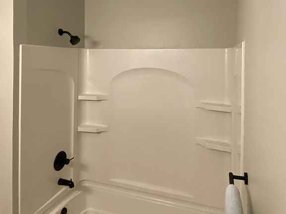 4th image of 433 N Hillcrest Ct N