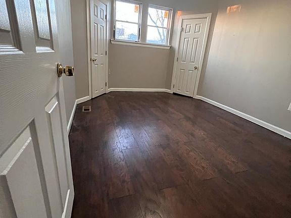 2nd image of 5219 Warrington Ave