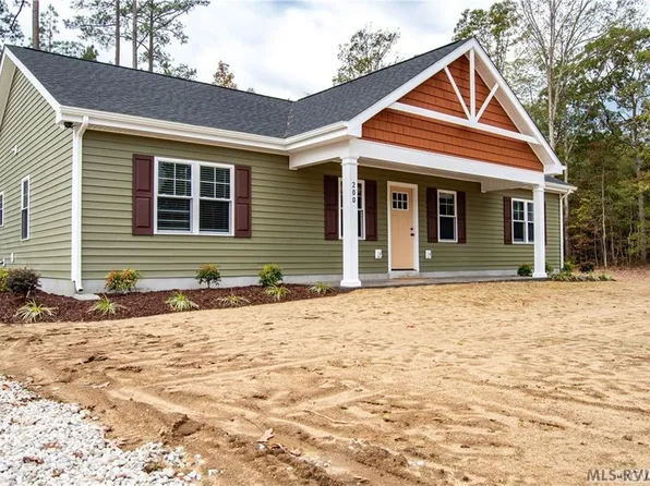 304 Jarratt Ave, Jarratt, VA 23867