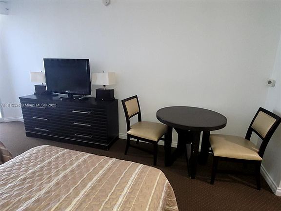 4th image of 17375 Collins Ave #1007-2