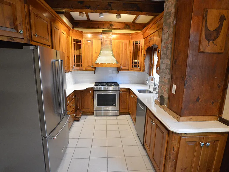 84 Crescent Ave — Photo 8
