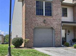 442 Waverly Woods Dr, Harrisburg, PA 17110