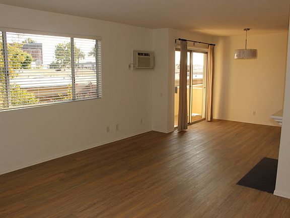 2nd image of 1417 Amherst Ave #6