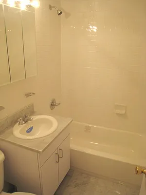 Rented by City Connections Realty | media 6