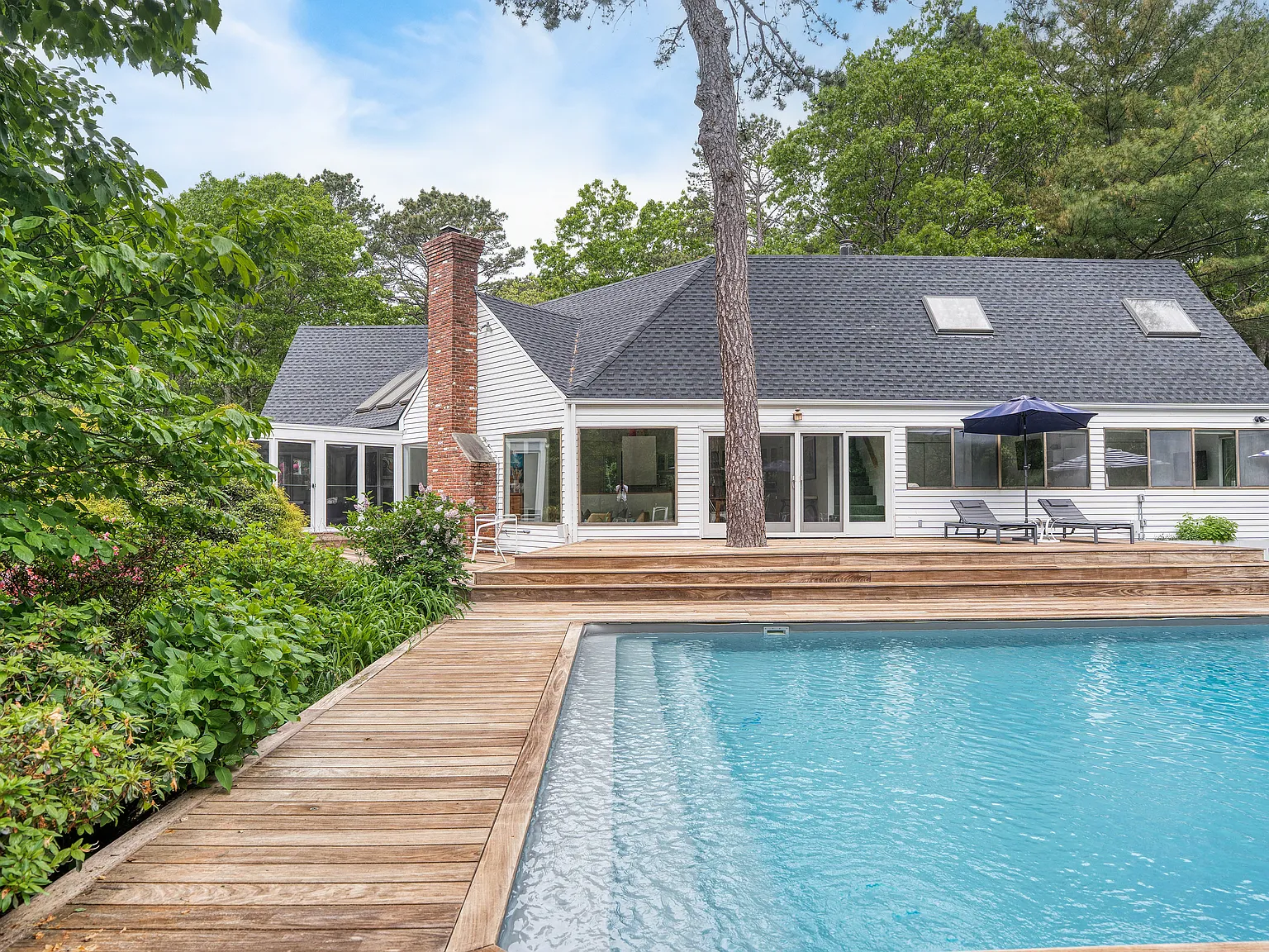 Wainscott Oasis — Photo 1