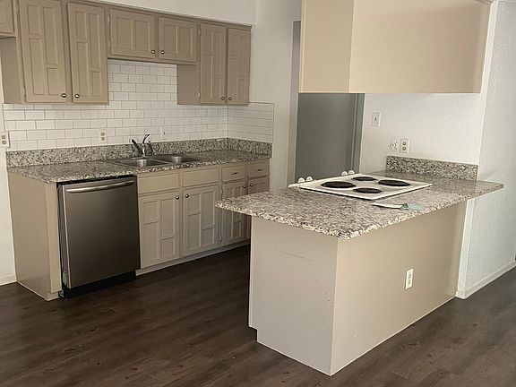 5th image of 4111 Celtic Dr