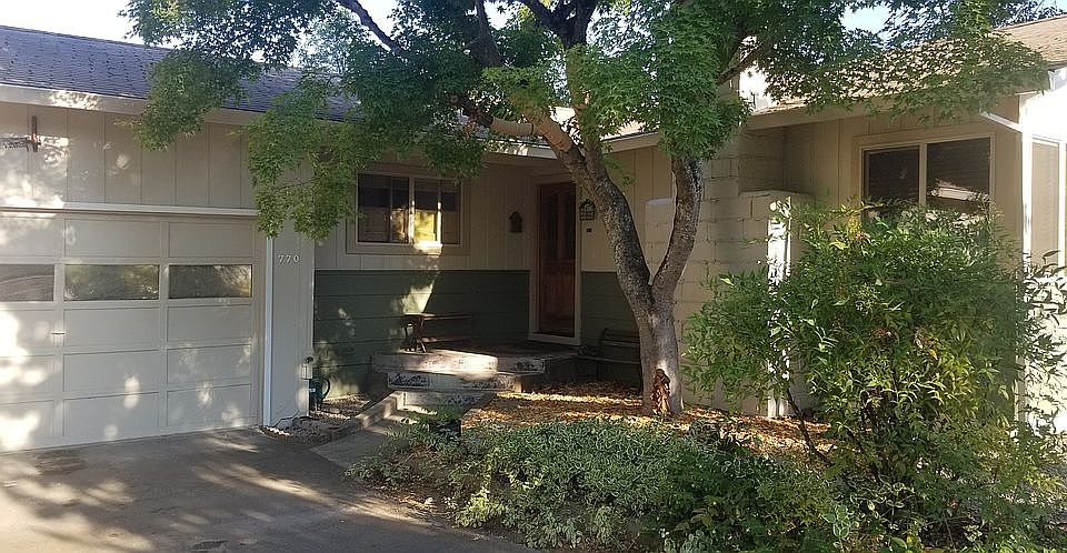 2nd image of 770 NE 11th St