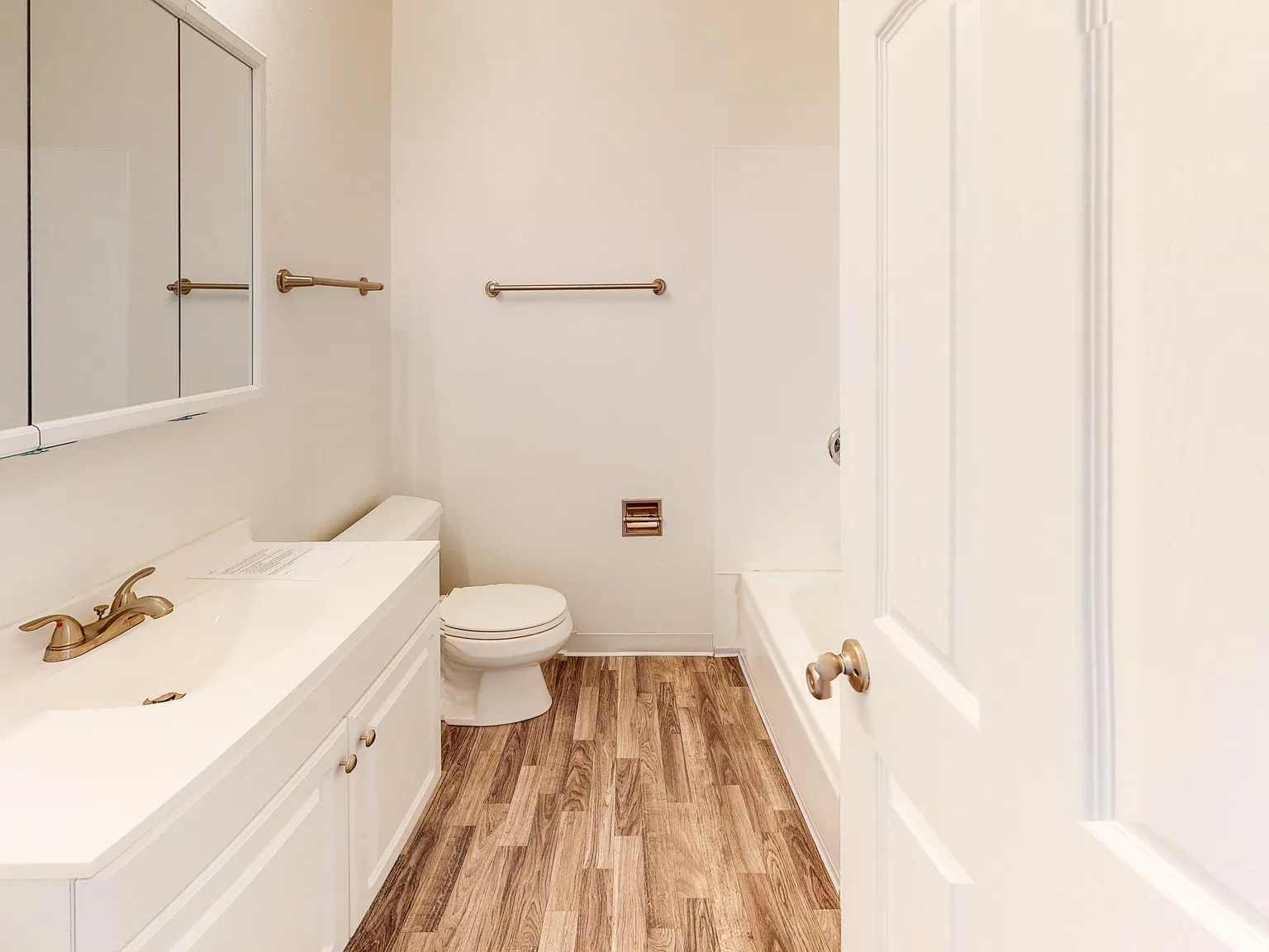 Villa Des Moines Apartments — Photo 2