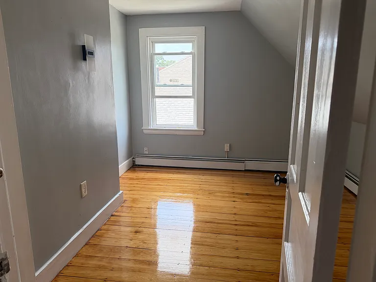 77 Beach St #2 — Photo 4