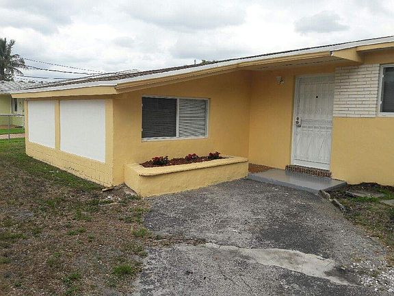 4th image of 18501 NW 39th Ct