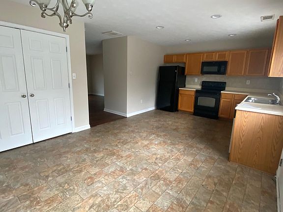 Kitchen & Dining Room (Laundry Behind Doors)