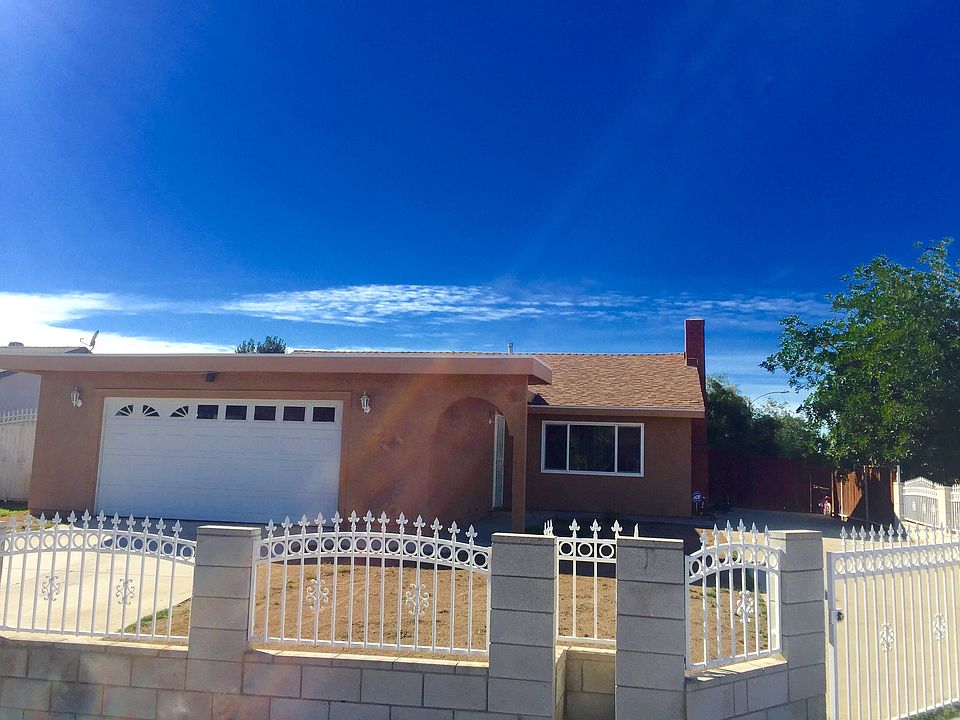 1st image of 14251 Stonehurst Dr