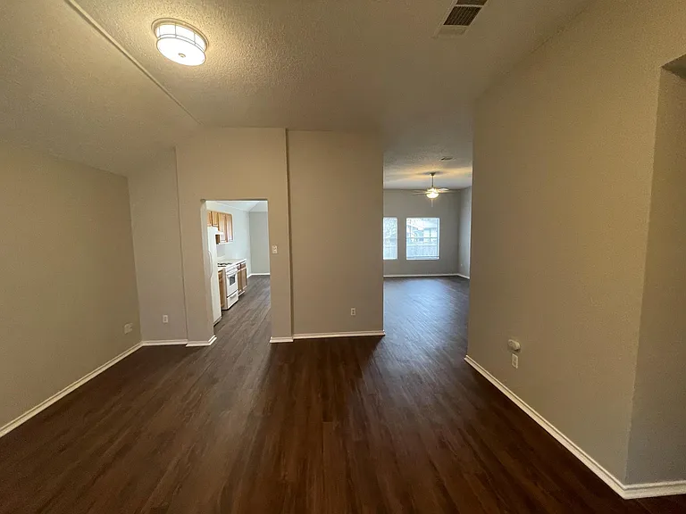 3625 Cheyenne St — Photo 3