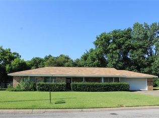 1540 Sheila St, Stephenville, TX 76401