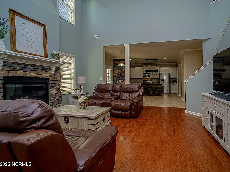 205 Holmes Point Ct — Photo 4