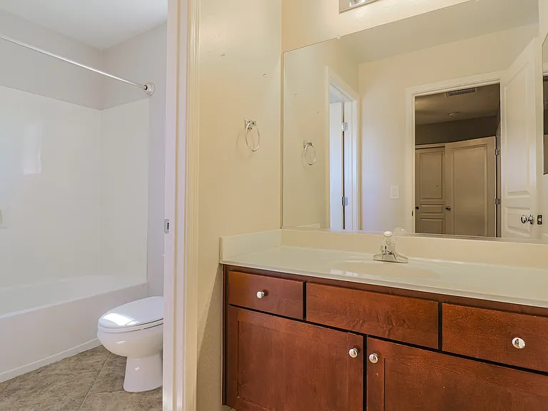 15304 W Wethersfield Rd — Photo 20