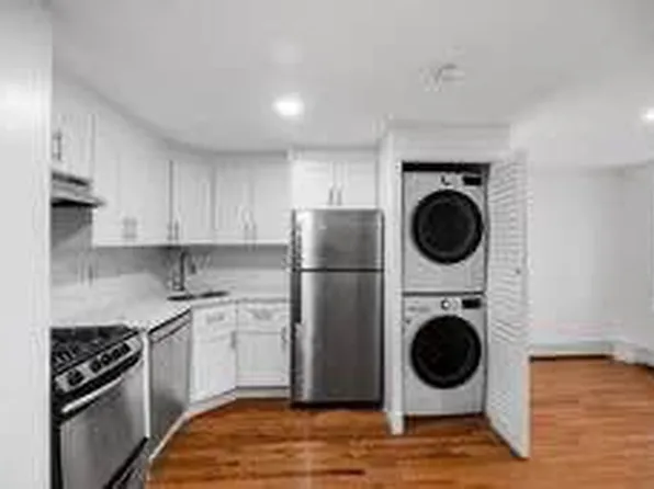 571 Macdonough Street image 8 of 25