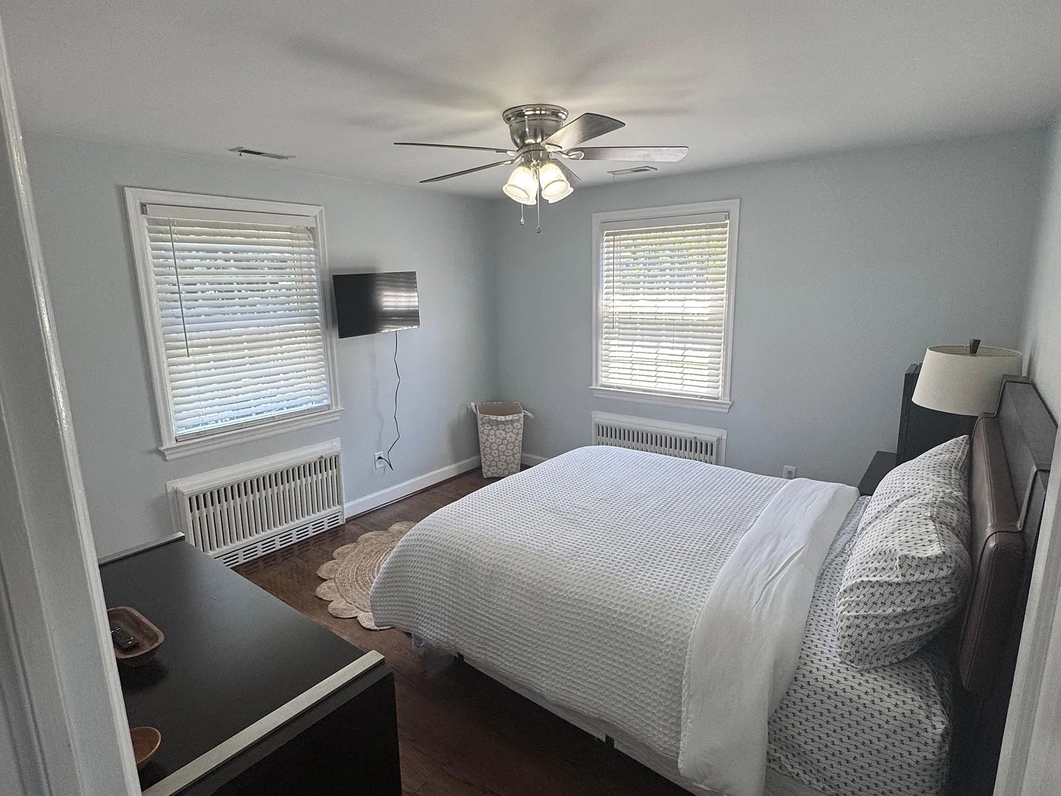 4 bed, 1.5 bath, 2100 sqft, $936 — Photo 2
