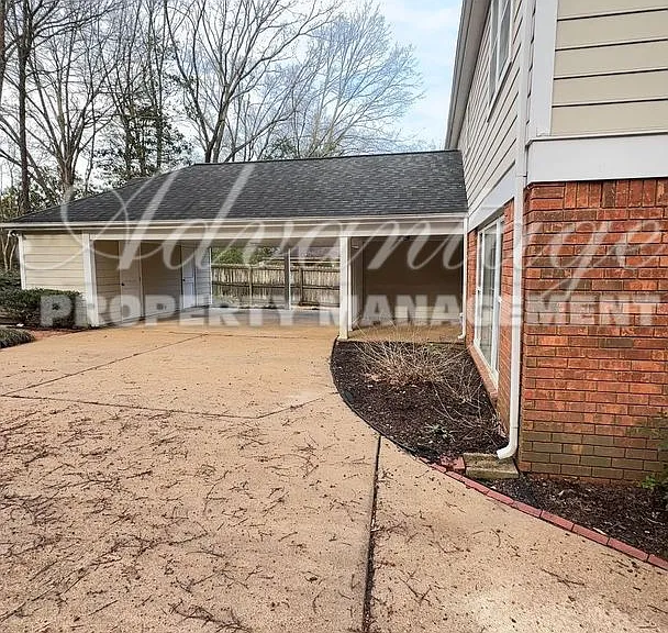 7253 Stamford Dr — Photo 22