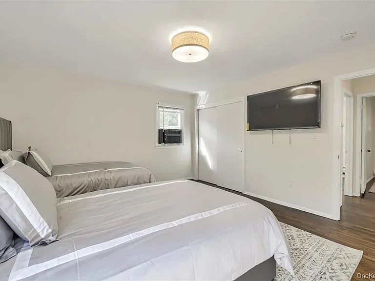 31 Gleason Dr — Photo 15