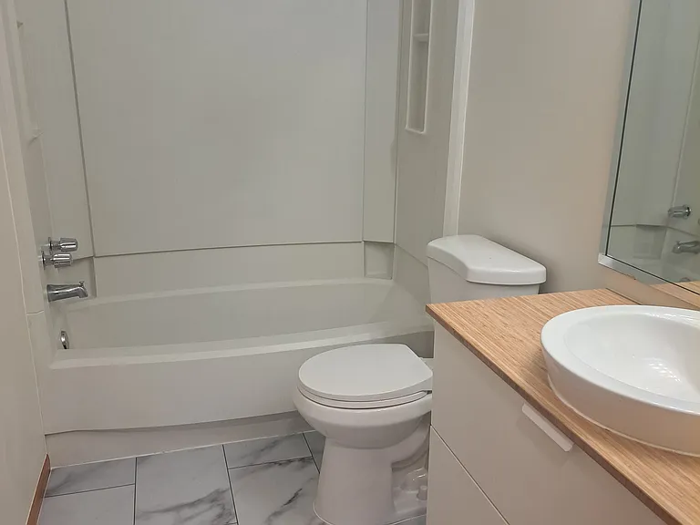 2276 Cowern Pl E — Photo 5