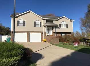 511 Diamond Dr, Hurricane, WV 25526