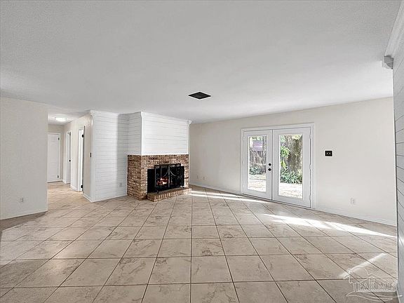 4th image of 9647 Hollowbrook Cir