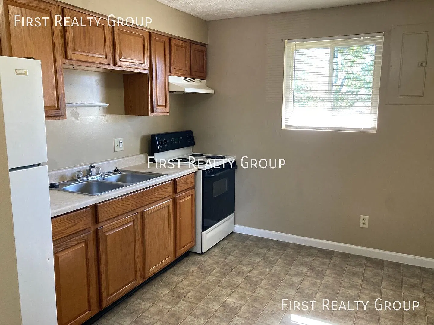2 Bedroom, 1 Bath Upstairs Apartment For Rent, Move In Ready! — Photo 4