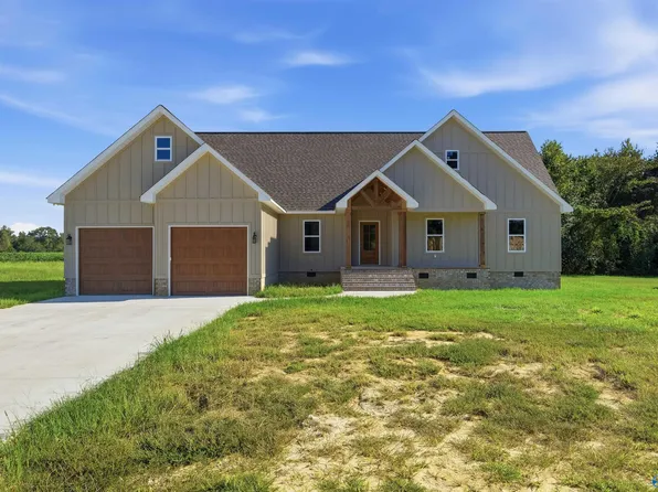200 Bent River Dr, Gadsden, AL 35901