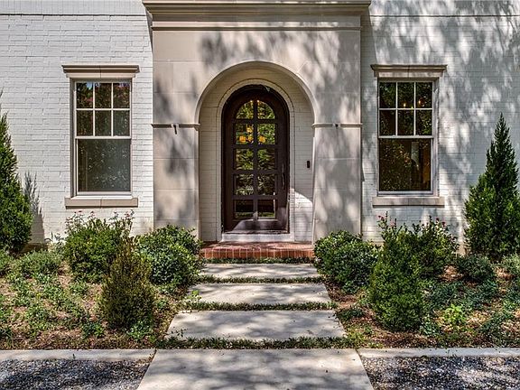 3rd image of 2417 Brendenwood Dr