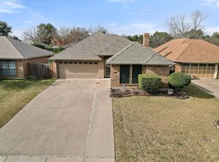 1511 Brook Forest Dr, Mansfield, TX 76063