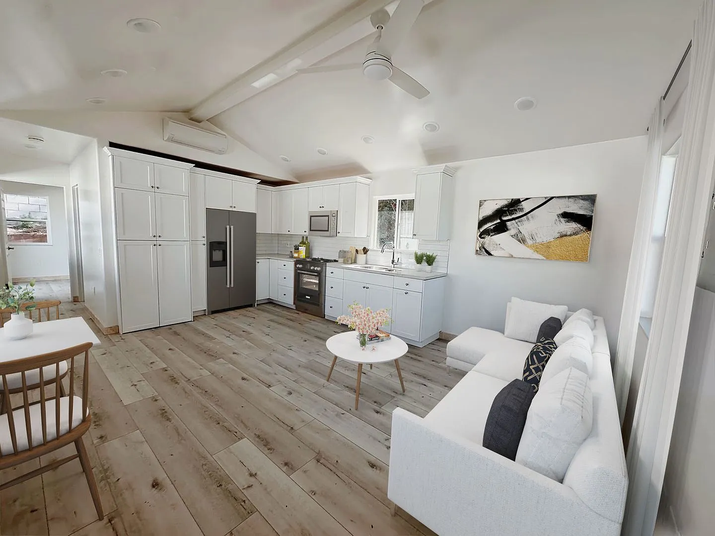 New & Modern 1 Bed / 1 Bath on Fire Mountain! 2 Miles to the Beach — Photo 2